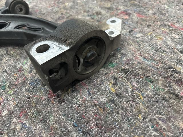 bontott VW EOS Bal első Lengőkar