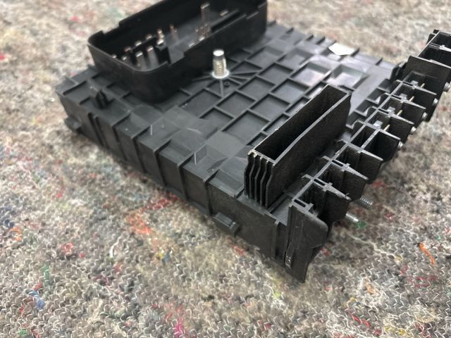 bontott VW EOS Biztosítéktábla Motortér