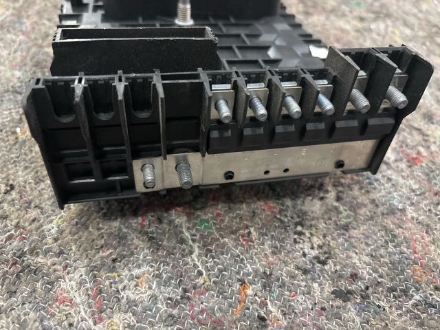 bontott VW EOS Biztosítéktábla Motortér