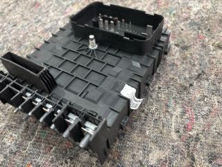 bontott VW EOS Biztosítéktábla Motortér