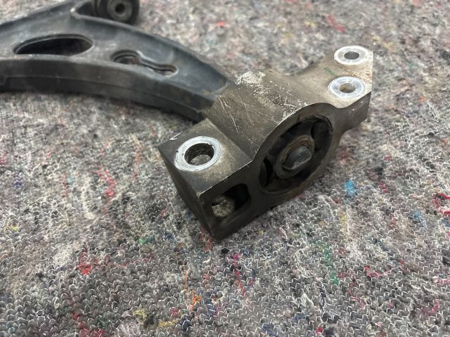 bontott VW EOS Jobb első Lengőkar