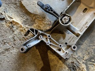 bontott VW EOS Első Bölcső