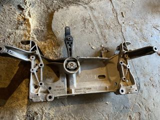 bontott VW EOS Első Bölcső