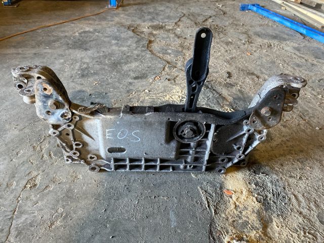 bontott VW EOS Első Bölcső