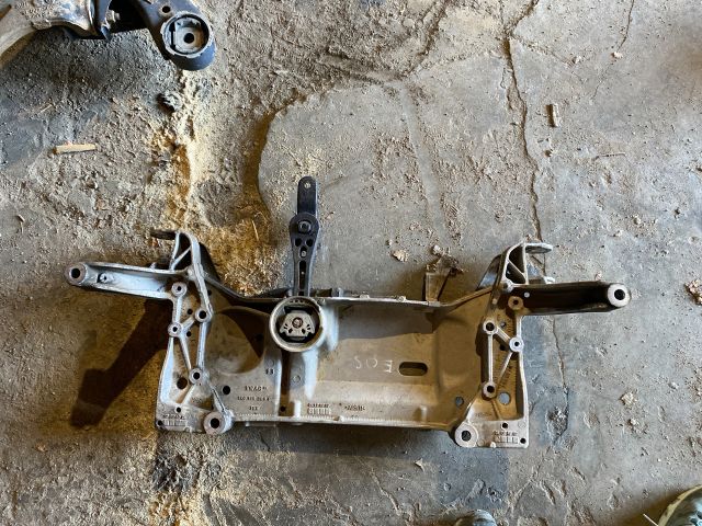 bontott VW EOS Első Bölcső