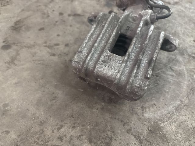 bontott VW EOS Jobb hátsó Féknyereg Munkahengerrel