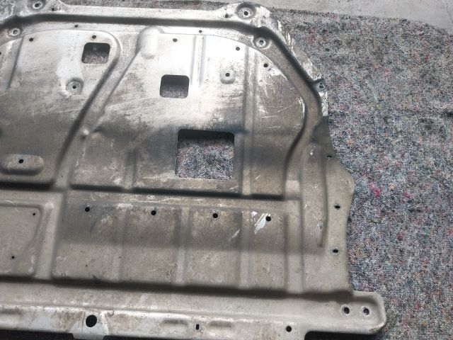 bontott VW EOS Alsó Motorburkolat