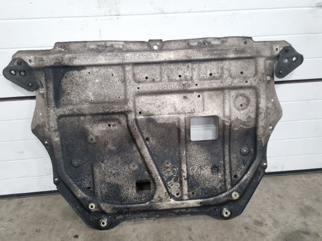 bontott VW EOS Alsó Motorburkolat