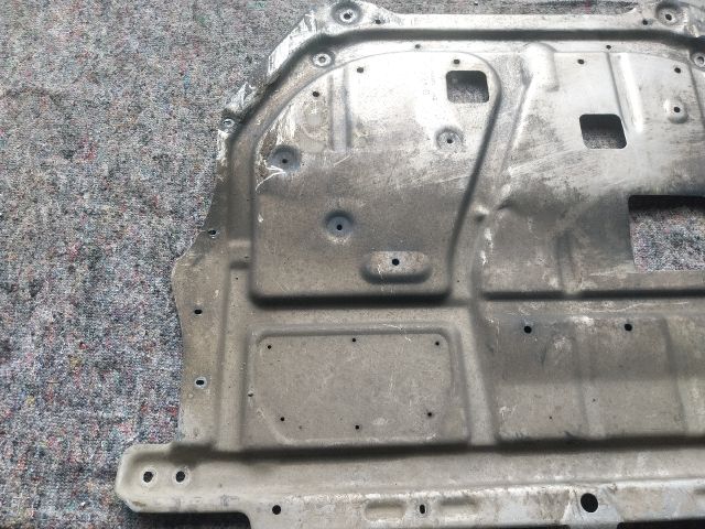 bontott VW EOS Alsó Motorburkolat