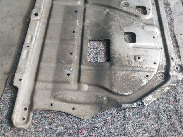 bontott VW EOS Alsó Motorburkolat