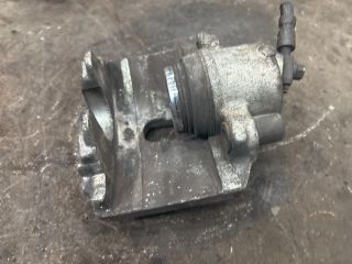 bontott VW EOS Bal első Féknyereg Munkahengerrel