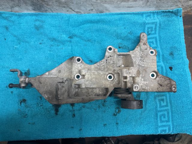 bontott VW EOS Generátor Tartó Bak