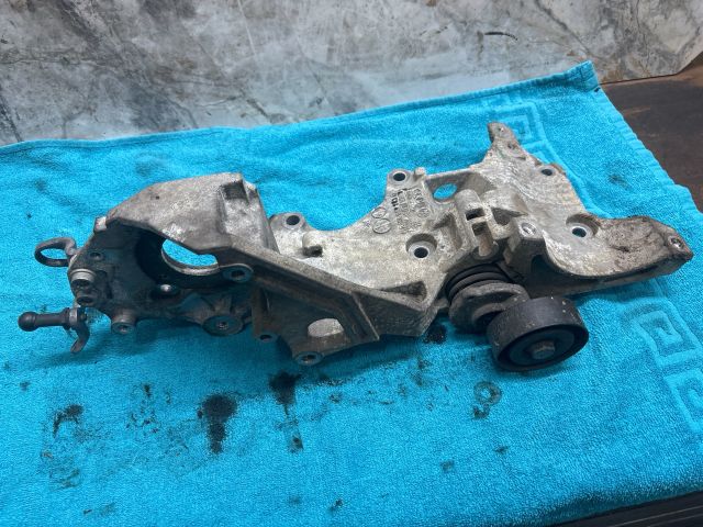 bontott VW EOS Generátor Tartó Bak