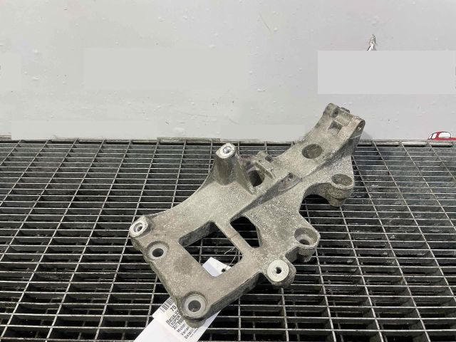 bontott VW EOS Generátor Tartó Bak