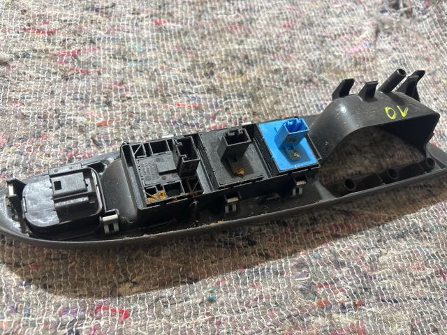 bontott VW EOS Ablakemelő Kapcsoló Négyes / Kettes