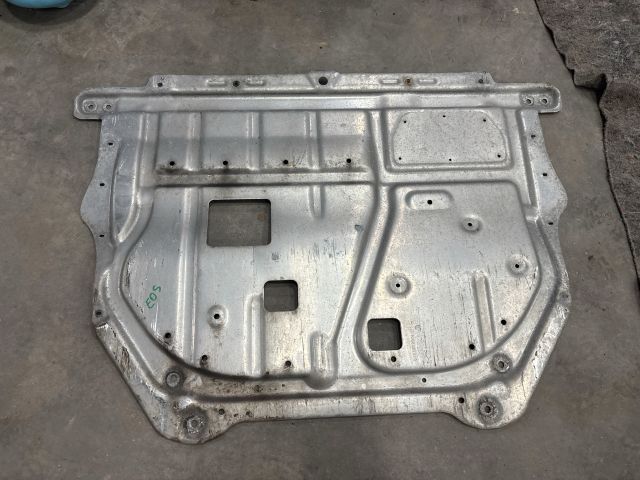 bontott VW EOS Alsó Motorburkolat