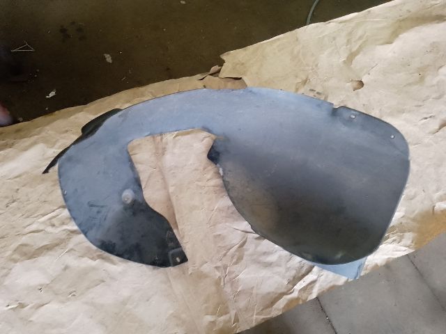 bontott VW EOS Bal első Első Dobbetét (Kerékjárati, Műanyag)