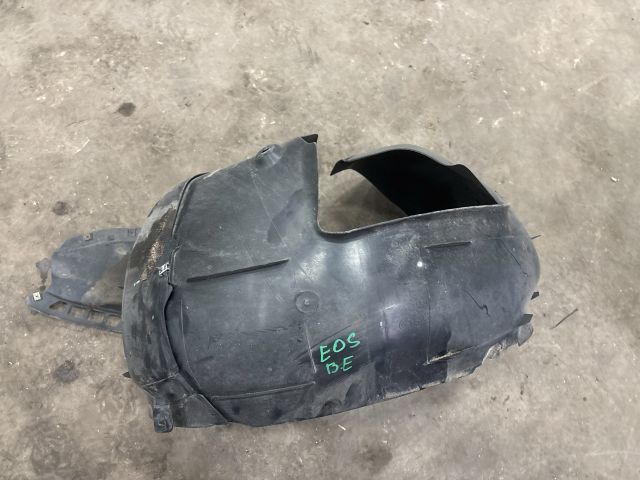 bontott VW EOS Bal első Első Dobbetét (Kerékjárati, Műanyag)