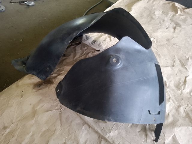 bontott VW EOS Bal első Első Dobbetét (Kerékjárati, Műanyag)