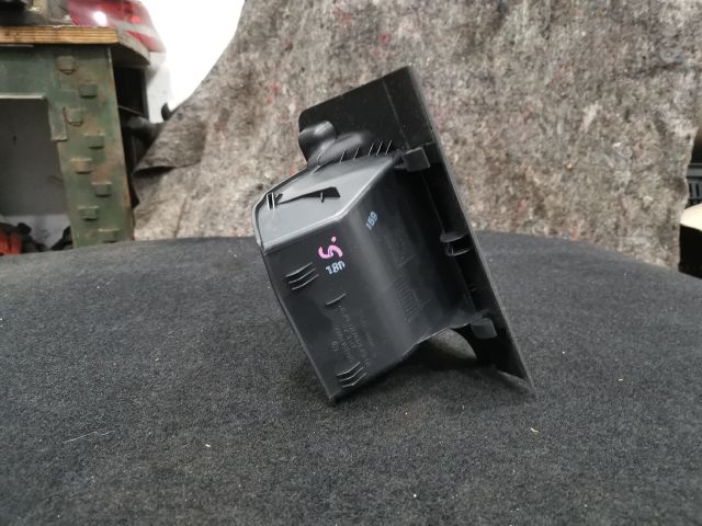 bontott VW EOS Bal első Tároló Rekesz