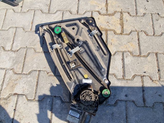 bontott VW EOS Bal hátsó Ablakemelő Szerkezet (Elektromos)