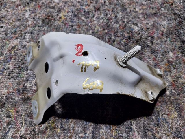 bontott VW EOS Bal Sárvédő Oldaltartó