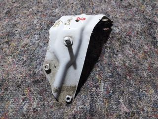 bontott VW EOS Bal Sárvédő Oldaltartó