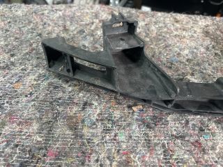 bontott VW EOS Bal Sárvédő Oldaltartó