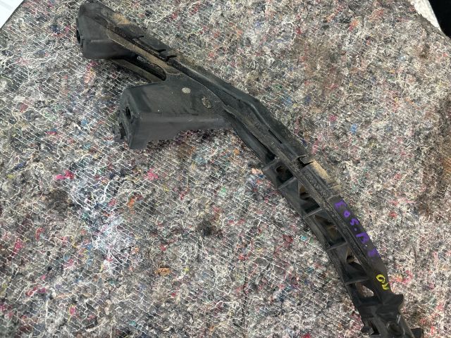 bontott VW EOS Bal Sárvédő Oldaltartó