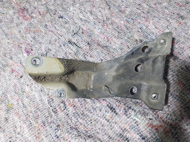 bontott VW EOS Bal Sárvédő Oldaltartó