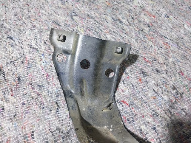 bontott VW EOS Bal Sárvédő Oldaltartó