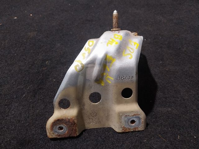 bontott VW EOS Bal Sárvédő Oldaltartó