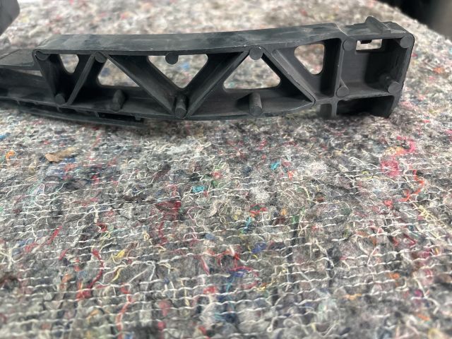 bontott VW EOS Bal Sárvédő Oldaltartó