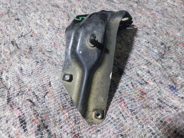 bontott VW EOS Bal Sárvédő Oldaltartó