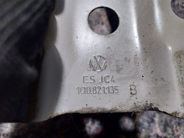 bontott VW EOS Bal Sárvédő Oldaltartó