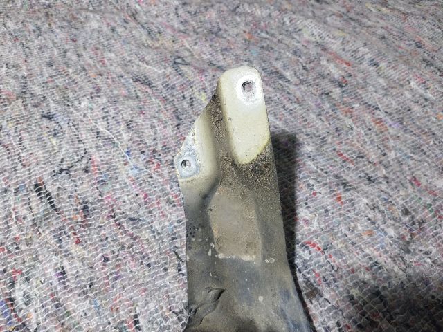 bontott VW EOS Bal Sárvédő Oldaltartó