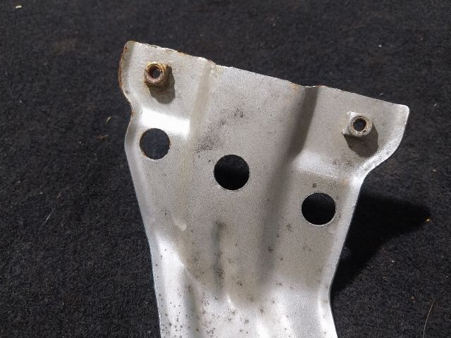 bontott VW EOS Bal Sárvédő Oldaltartó