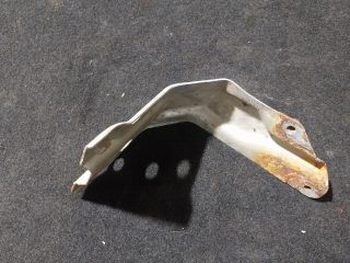 bontott VW EOS Bal Sárvédő Oldaltartó