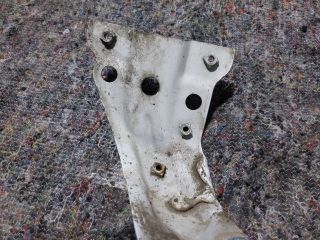 bontott VW EOS Bal Sárvédő Oldaltartó