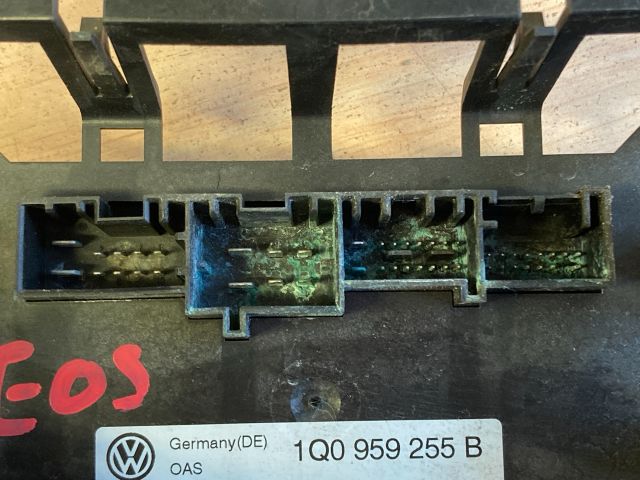 bontott VW EOS Cabrio Tetővezérlő