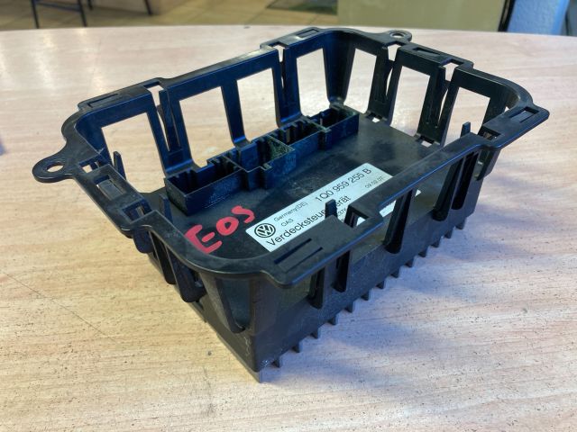 bontott VW EOS Cabrio Tetővezérlő