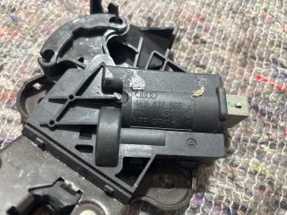 bontott VW EOS Csomagtérajtó Zárbetét