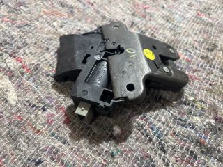 bontott VW EOS Csomagtérajtó Zárbetét