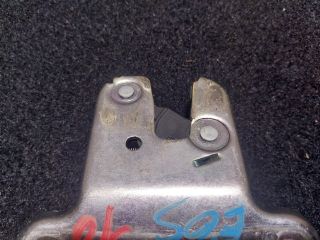 bontott VW EOS Csomagtérajtó Zárszerkezet