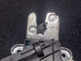 bontott VW EOS Csomagtérajtó Zárszerkezet