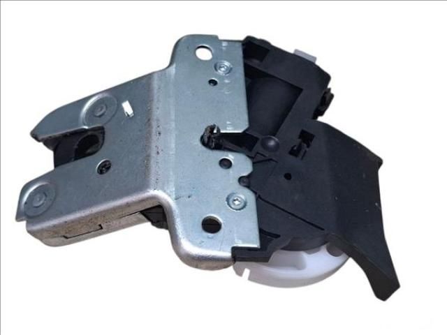 bontott VW EOS Csomagtérajtó Zárszerkezet