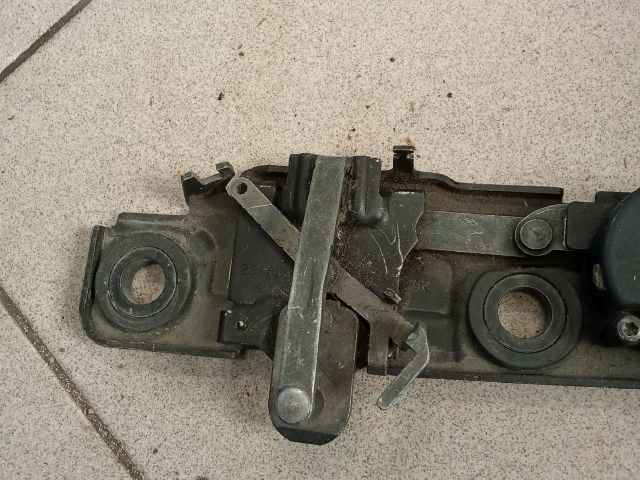 bontott VW EOS Csomagtérajtó Zárszerkezet