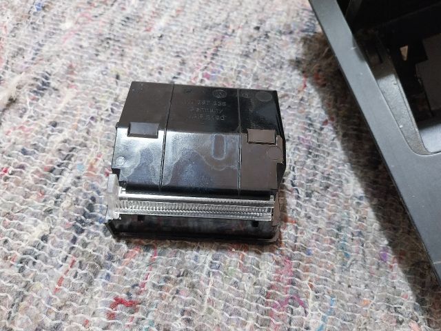 bontott VW EOS Első Hamutartó