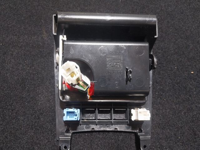 bontott VW EOS Első Hamutartó