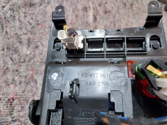 bontott VW EOS Első Hamutartó